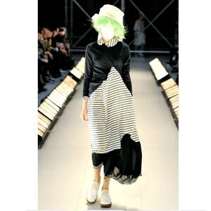 Junya Watanabe RTW Spring 2011 runway asymmetric knit twisted shirt dress comme
